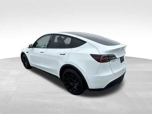 Used 2023 Tesla Model Y Long Range image 6