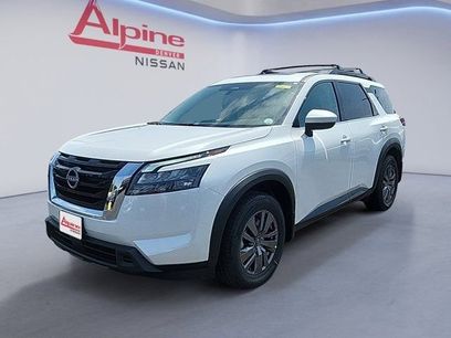 New 2025 Nissan Pathfinder SV w/ SV Premium Package