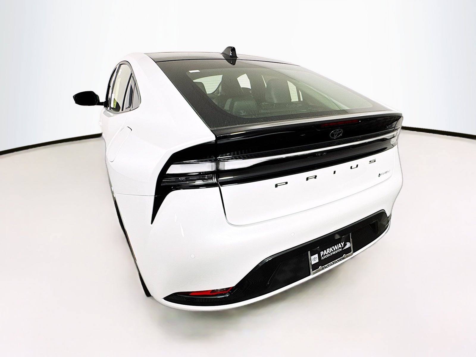 Used 2025 Toyota Prius Plug-In Hybrid w/ Limited Premium Package FWD image 5