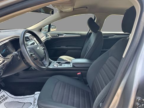 Used 2020 Ford Fusion SE FWD image 38