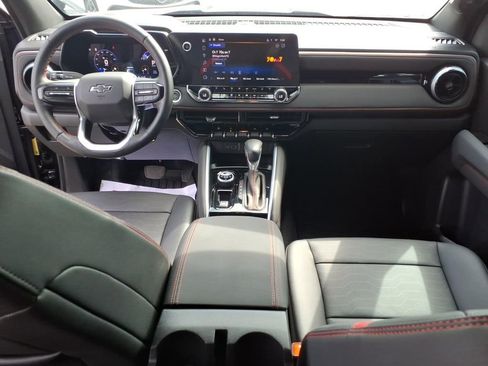 Used 2025 Chevrolet Colorado Z71 w/ Technology Package image 30