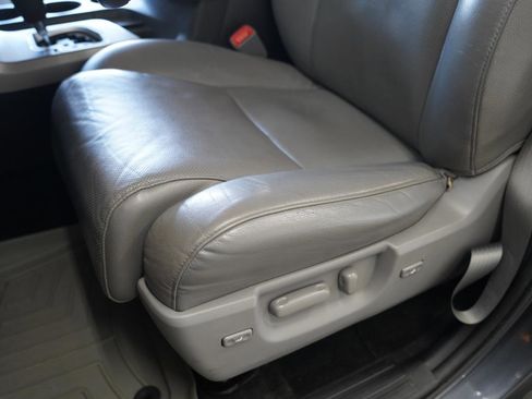 Used 2016 Toyota Sequoia Platinum image 27