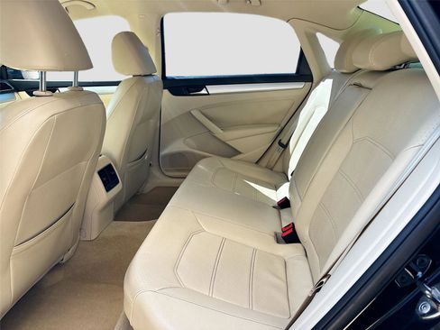 Used 2013 Volkswagen Passat 2.5 SE image 27