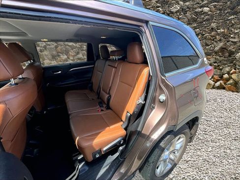 Used 2019 Toyota Highlander Limited image 20