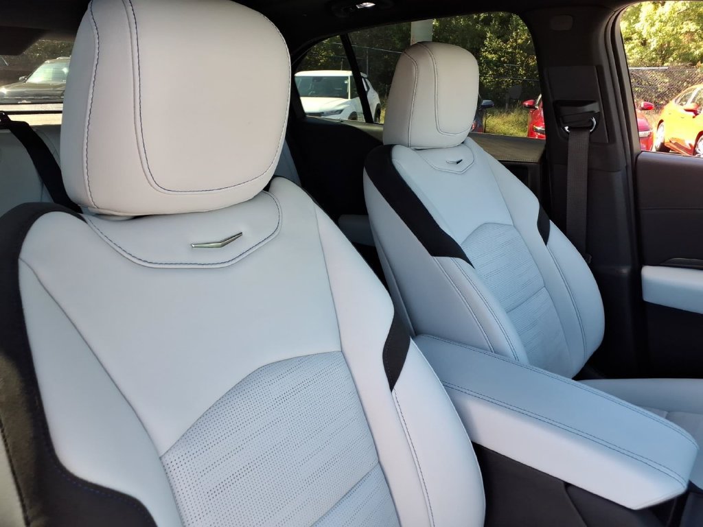 Used 2024 Cadillac XT4 Sport FWD image 23
