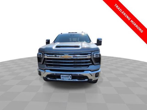 Used 2024 Chevrolet Silverado 3500 LTZ w/ LTZ Premium Package image 3
