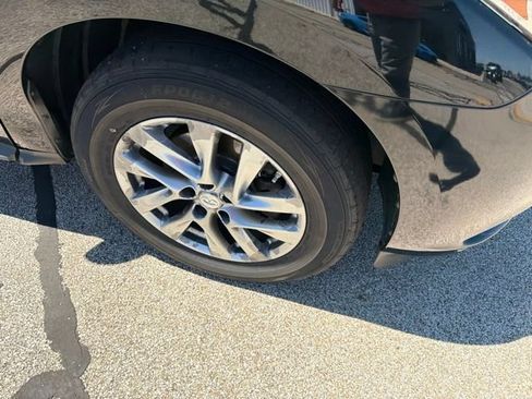 Used 2013 INFINITI JX35 AWD w/ Premium Pkg image 4