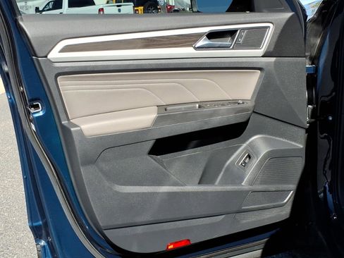 Certified 2023 Volkswagen Atlas SE w/ Black Wheel Package image 18