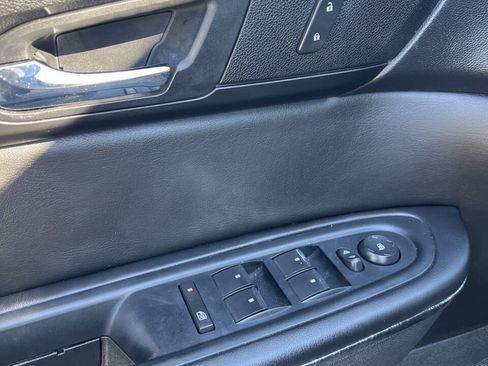 Used 2015 GMC Acadia SLT image 27