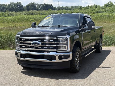 Used 2023 Ford F250 Lariat AWD/4WD image 1