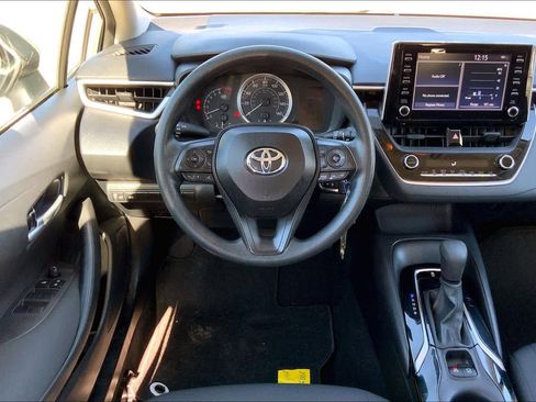 Used 2020 Toyota Corolla LE image 5