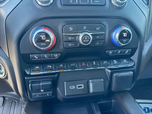 Used 2021 GMC Sierra 1500 Denali w/ Denali Ultimate Package AWD/4WD image 12