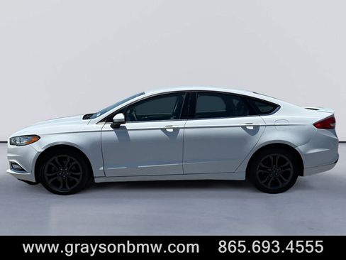 Used 2018 Ford Fusion SE w/ Equipment Group 201A FWD image 6
