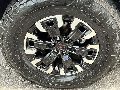 Used 2022 Nissan Frontier Pro-X RWD image 7