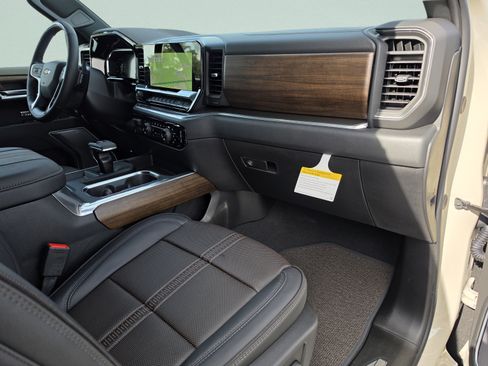New 2026 Chevrolet Silverado 1500 High Country w/ Technology Package AWD/4WD image 18