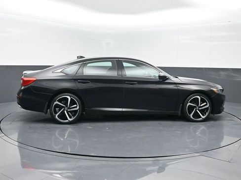Used 2018 Honda Accord Sport image 8