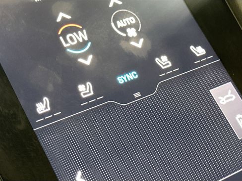 Used 2023 Porsche Taycan w/ Premium Package image 19