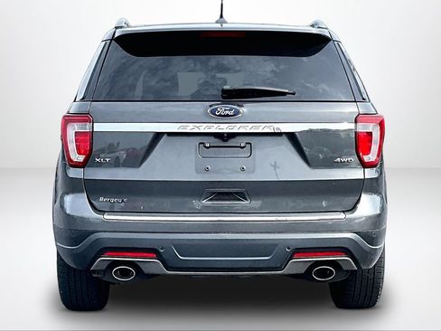 Used 2018 Ford Explorer XLT w/ Equipment Group 202A AWD/4WD image 5