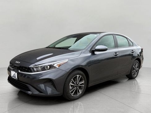 Used 2024 Kia Forte LXS w/ LXS Technology Package FWD image 6
