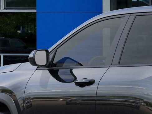 New 2026 Chevrolet Equinox LT w/ Convenience Package II image 12