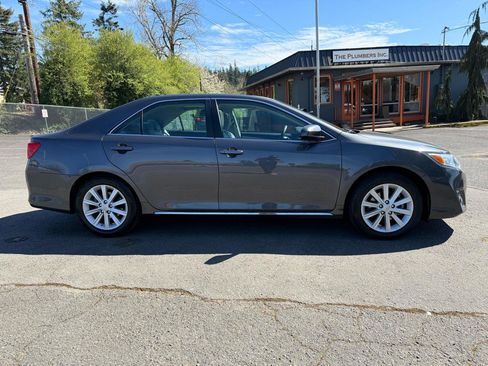 Used 2012 Toyota Camry XLE image 8