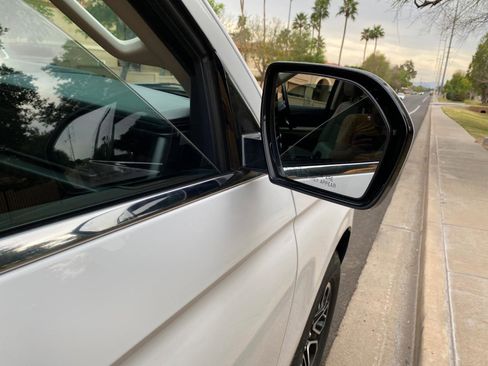 Used 2024 Ford Expedition XLT image 20