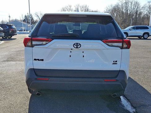 Certified 2022 Toyota RAV4 LE image 25