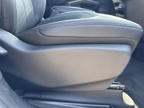 New 2027 Chrysler Pacifica Select FWD image 12