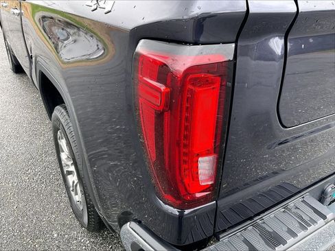 Used 2025 GMC Sierra 1500 SLT AWD/4WD image 32