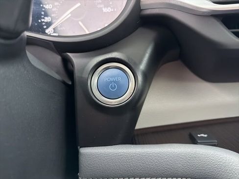 Used 2024 Toyota Sienna XLE image 19