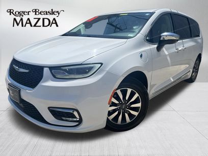 Used 2023 Chrysler Pacifica Limited