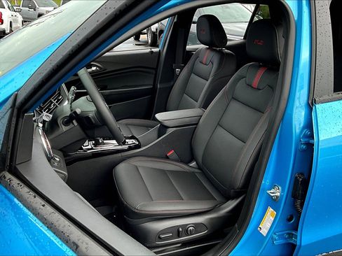 New 2025 Chevrolet Trax RS w/ Driver Confidence Package image 9
