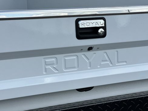 New 2026 Ford F250 XL w/ XL Chrome Package image 23