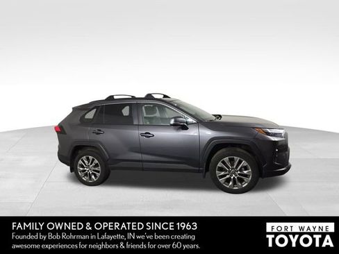 Used 2023 Toyota RAV4 XLE Premium image 5