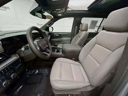 Used 2025 Chevrolet Suburban Z71 w/ Comfort Package image 23