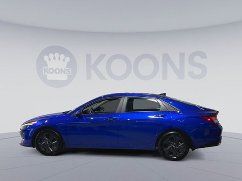 Used 2023 Hyundai Elantra SEL image 10