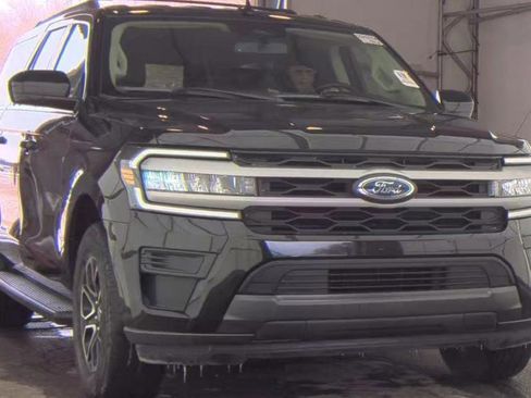 Used 2024 Ford Expedition Max XLT image 1