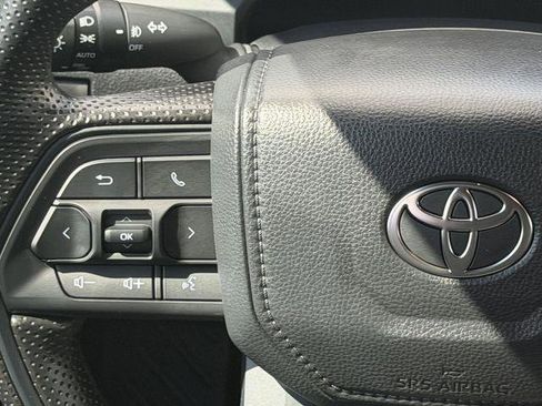 Certified 2026 Toyota Tacoma SR5 AWD/4WD image 12