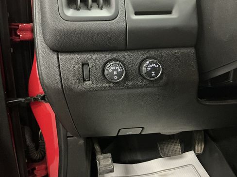 Used 2020 Chevrolet Colorado LT AWD/4WD image 11