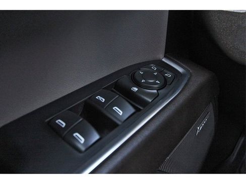 Used 2024 Chevrolet Silverado 1500 LT Trail Boss w/ LT Trail Boss Premium Package image 19