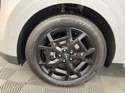 Certified 2025 Kia Carnival SX w/ SX Dark Edition Package FWD image 16