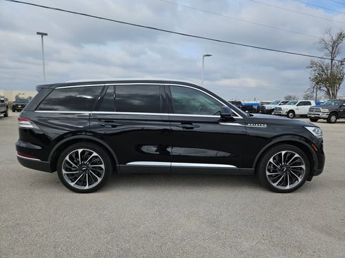 Used 2023 Lincoln Aviator Reserve w/ Equipment Group 201A image 2
