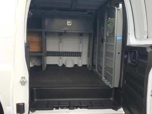 Used 2023 GMC Savana 2500 w/ Driver Convenience Package image 12