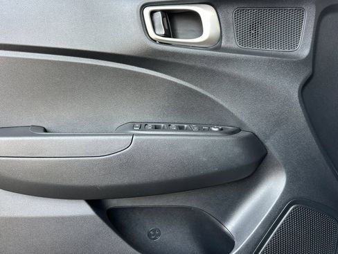 Certified 2026 Hyundai Venue SE FWD image 12