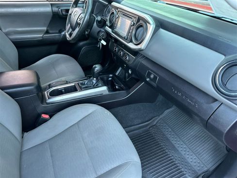 Used 2016 Toyota Tacoma SR5 image 15