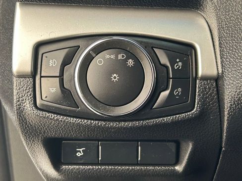 Used 2017 Ford Explorer XLT w/ Equipment Group 202A image 32