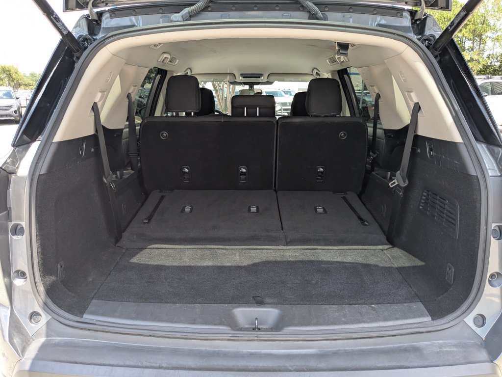 Used 2025 Nissan Pathfinder SV AWD/4WD image 17