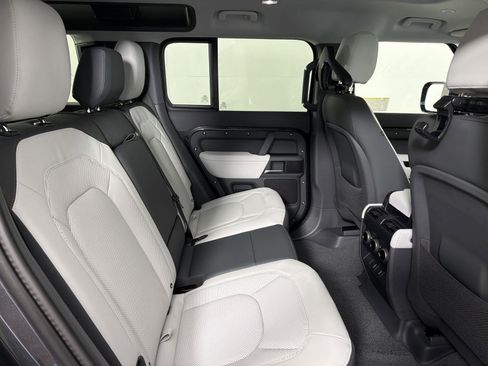 New 2026 Land Rover Defender 110 X-Dynamic SE image 30