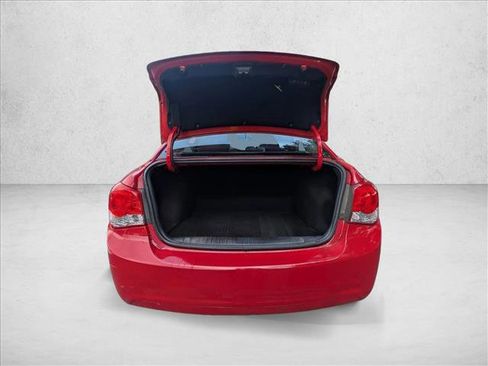 Used 2015 Chevrolet Cruze LT w/ Technology Package FWD image 6