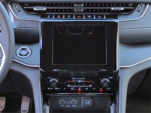 New 2025 Jeep Grand Cherokee Laredo X image 17